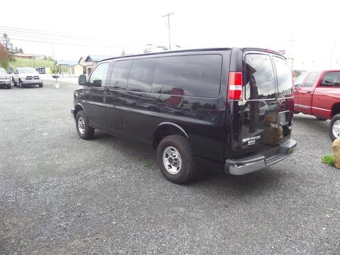 Used 2025 GMC Savana 2500 LT w/ LT Preferred Equipment Group RWD image 6
