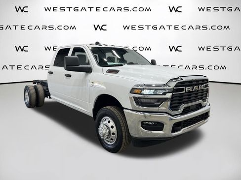 New 2025 RAM 3500 Tradesman w/ Chrome Appearance Group image 2