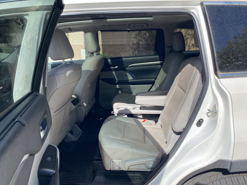 Used 2019 Toyota Highlander Limited Platinum AWD/4WD image 7