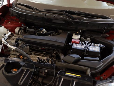 Used 2020 Nissan Rogue S image 27