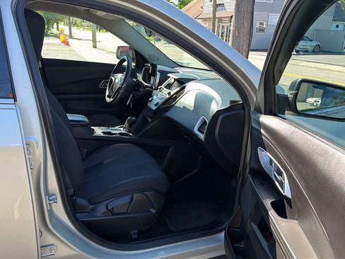 Used 2016 Chevrolet Equinox LS FWD image 25