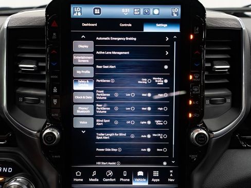 New 2026 RAM 1500 Laramie AWD/4WD image 19