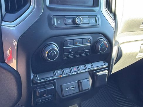 Used 2021 Chevrolet Silverado 1500 Custom image 13