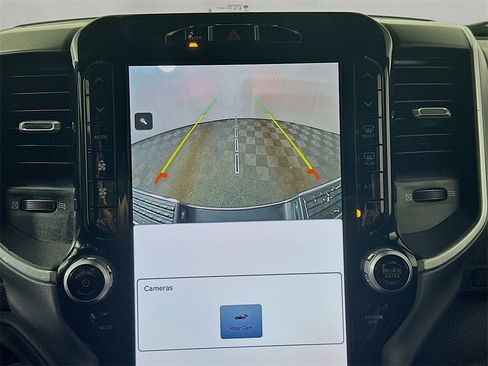 Used 2024 RAM 2500 Big Horn w/ Safety Group image 20