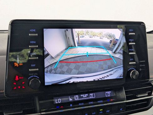 Used 2021 Toyota Sienna XSE AWD/4WD image 22