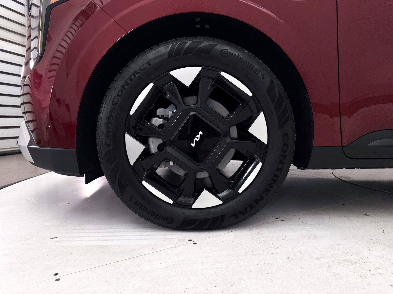 Certified 2026 Kia Carnival EX FWD image 16