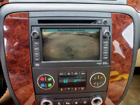 Used 2007 Chevrolet Suburban LTZ w/ LTZ Preferred Equipment Group image 25