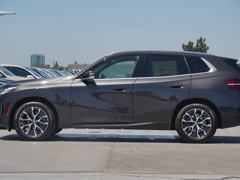 Used 2025 BMW X3 xDrive30i w/ Convenience Package image 4