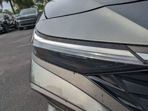Certified 2025 Hyundai Elantra Sport FWD image 10