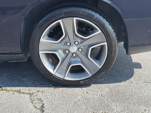 Used 2012 Dodge Challenger R/T RWD image 29