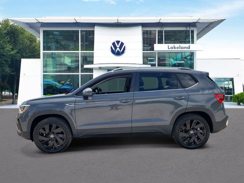 Used 2024 Volkswagen Taos SEL AWD/4WD image 5