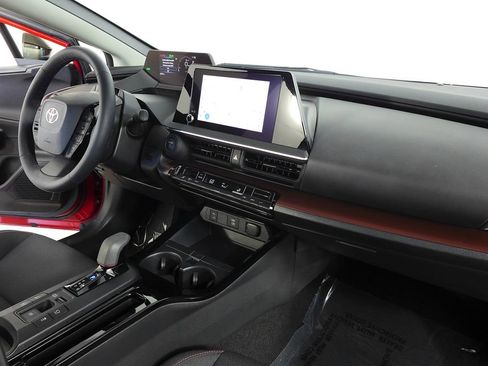 Used 2025 Toyota Prius Plug-In Hybrid image 13