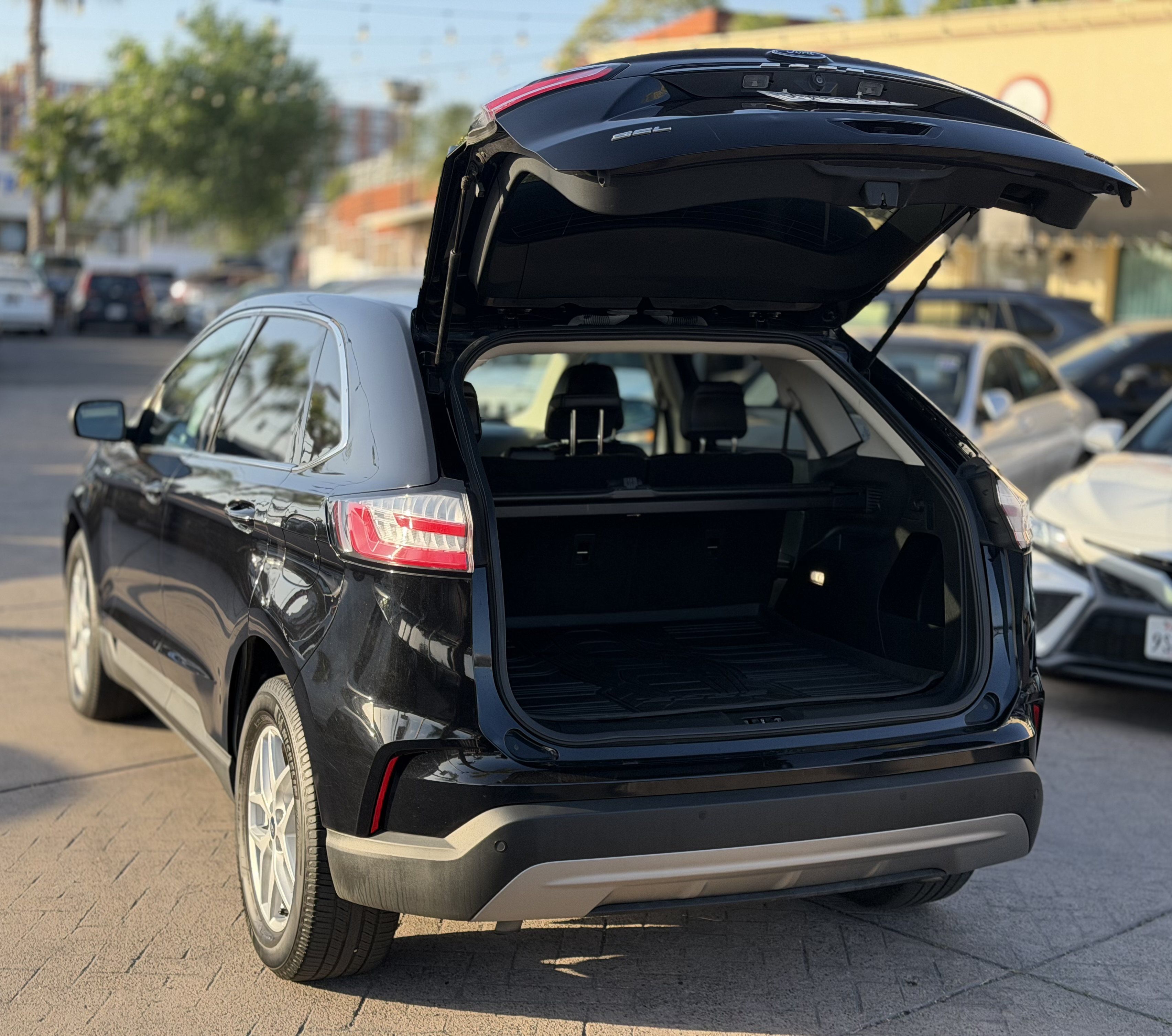 Used 2021 Ford Edge SEL w/ Cargo Accessory Package AWD/4WD image 10