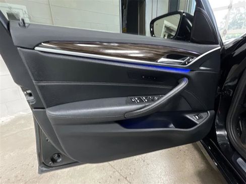 Used 2019 BMW 530i w/ Convenience Package RWD image 10