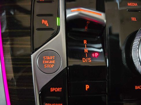 Used 2024 BMW X5 xDrive40i w/ Premium Package image 28