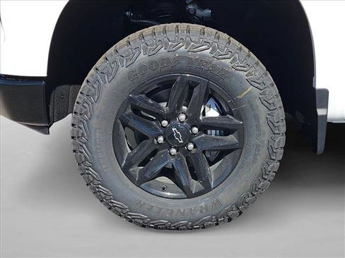 New 2026 Chevrolet Silverado 1500 Custom Trail Boss w/ LPO, Dark Essentials Package image 10