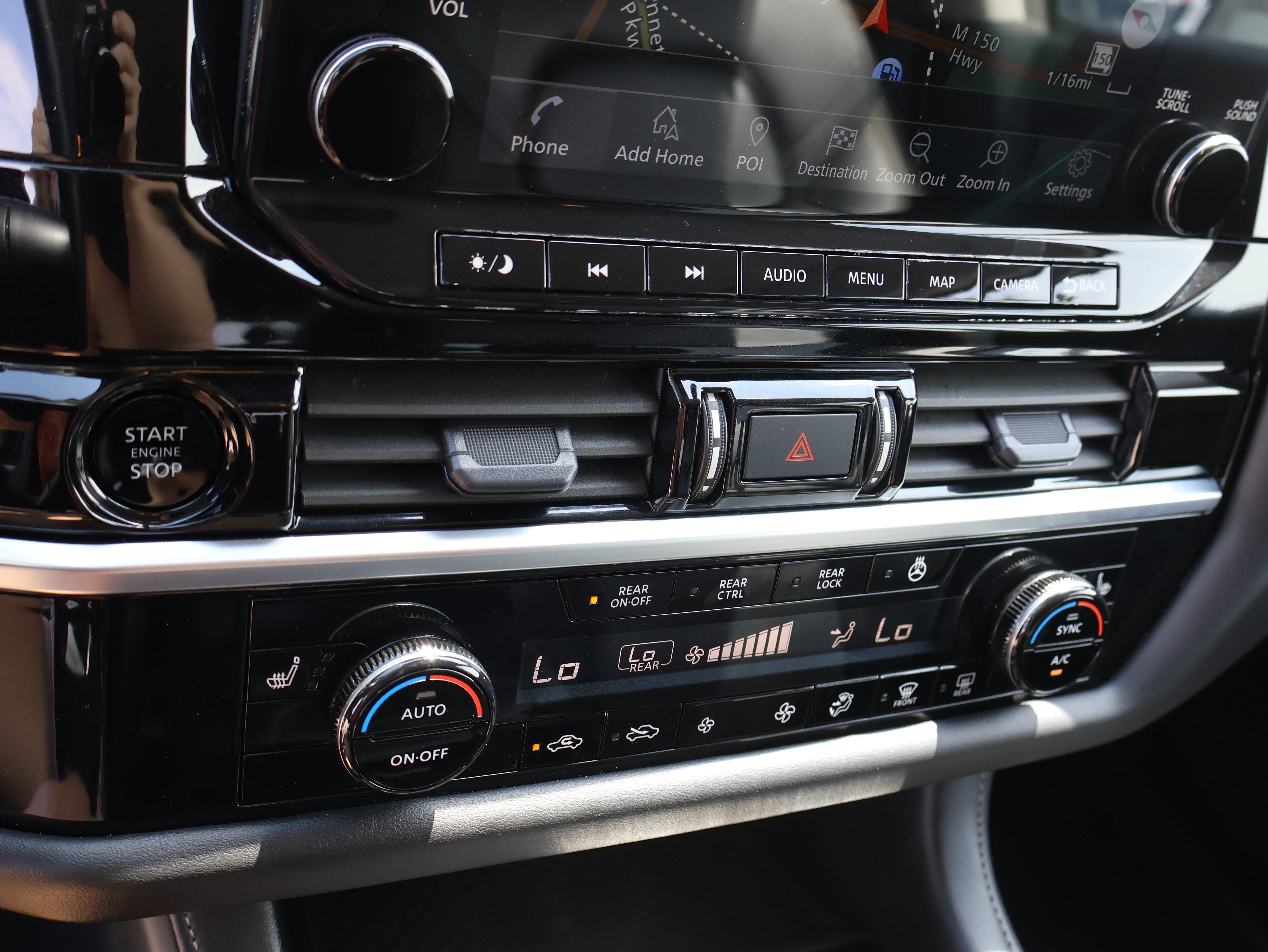 Used 2025 Nissan Pathfinder SL AWD/4WD image 26