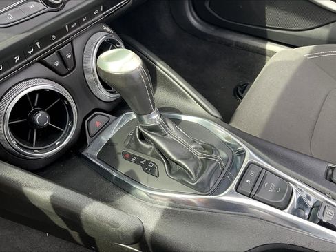 Used 2018 Chevrolet Camaro LT image 13