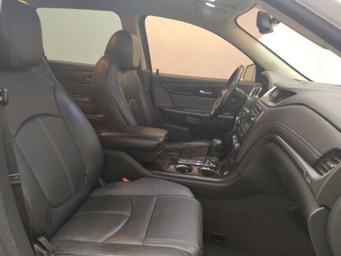 Used 2017 Chevrolet Traverse LT image 21
