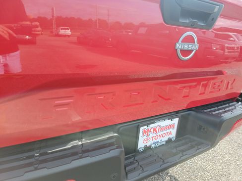 Used 2025 Nissan Frontier SV image 10