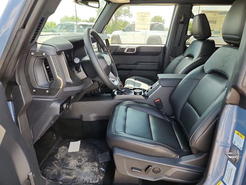 New 2025 Ford Bronco Badlands image 11
