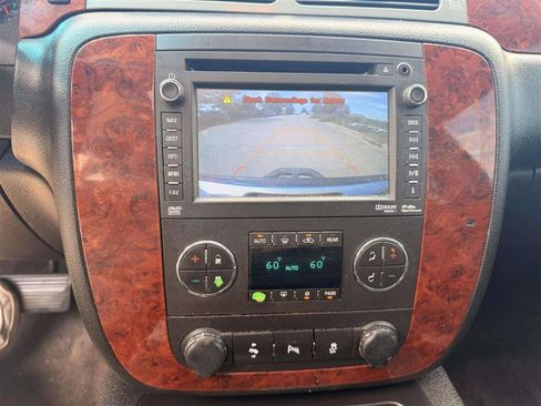 Used 2013 Chevrolet Suburban LT AWD/4WD image 20