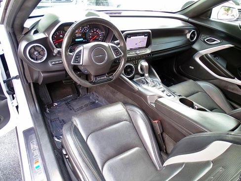 Used 2017 Chevrolet Camaro SS Coupe w/ 2SS RWD image 19