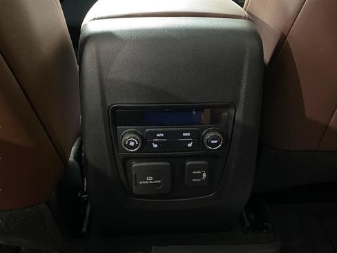 Used 2021 Buick Enclave Avenir w/ Avenir Technology Package AWD/4WD image 17