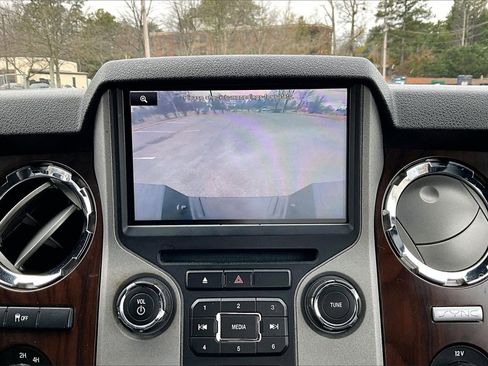 Used 2015 Ford F250 Lariat w/ Chrome Package image 12