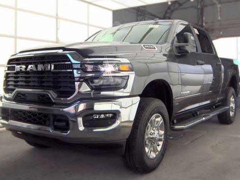 Used 2025 RAM 2500 Big Horn AWD/4WD image 1