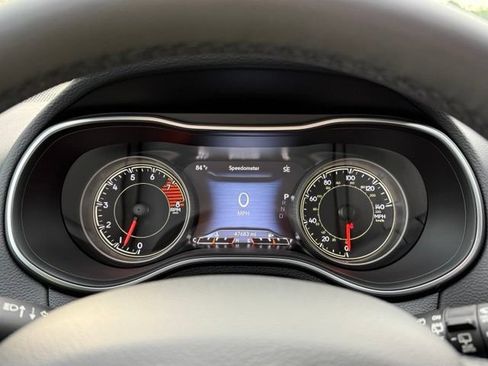 Used 2022 Jeep Cherokee Trailhawk w/ Premium Leather Package AWD/4WD image 17