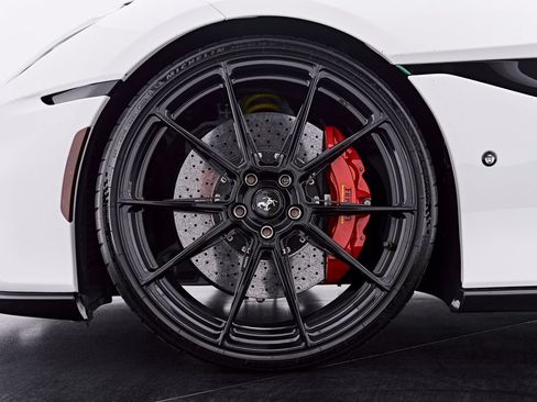 Used 2022 Ferrari Portofino M RWD image 3