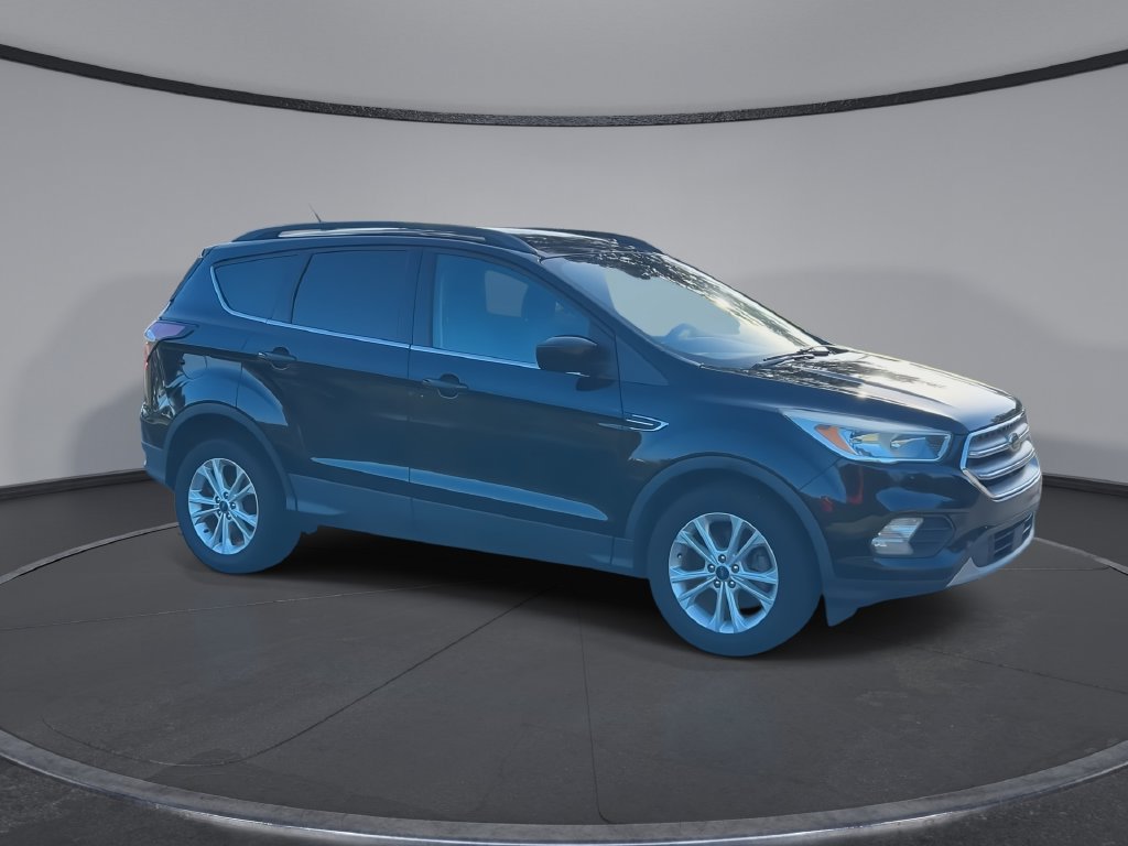 Used 2018 Ford Escape SE w/ Ford Safe & Smart Package FWD image 2