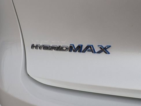 Used 2023 Toyota Crown Platinum image 9