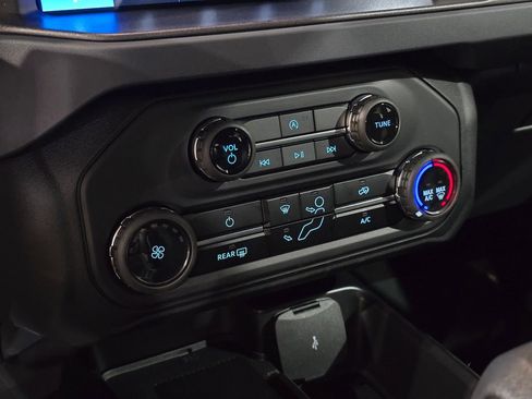 New 2025 Ford Bronco 4-Door image 23