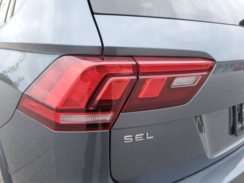 Certified 2024 Volkswagen Tiguan SEL R-Line image 33