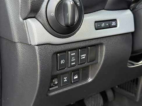 Used 2019 Nissan Titan PRO-4X w/ Pro-4x Convenience Package image 35