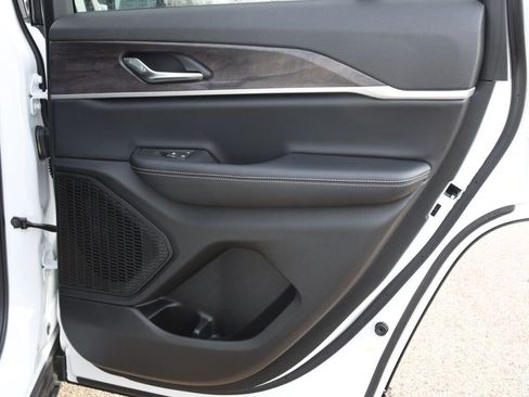 New 2025 Jeep Grand Cherokee Limited w/ MOPAR Finishing Package image 13