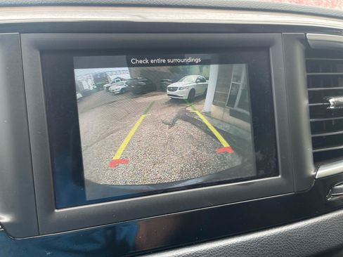 Used 2019 Chrysler Pacifica Touring Plus w/ Cold Weather Group FWD image 15