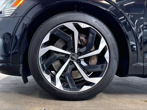 Certified 2024 Audi Q8 e-tron Premium Plus w/ Prestige Package AWD/4WD image 11