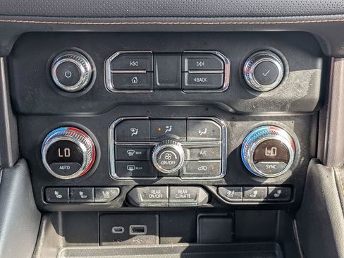 Used 2021 GMC Yukon AT4 w/ AT4 Premium Plus Package AWD/4WD image 25