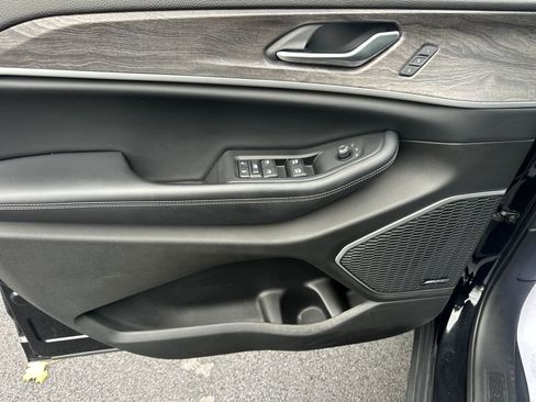 Used 2022 Jeep Grand Cherokee Limited 4xe image 14