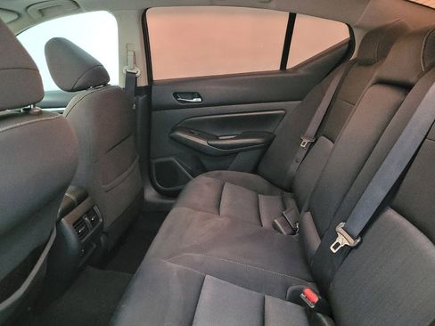 Used 2019 Nissan Altima 2.5 SV image 18