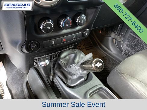 Used 2017 Jeep Wrangler Unlimited Rubicon AWD/4WD image 16