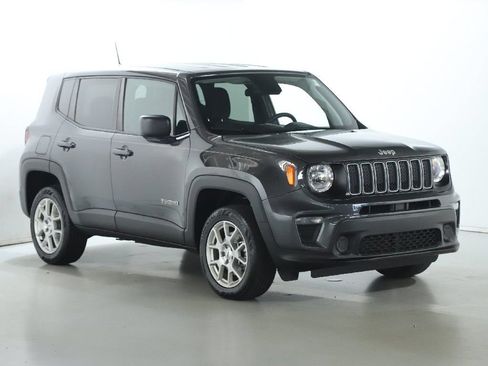 Certified 2023 Jeep Renegade Latitude AWD/4WD image 9