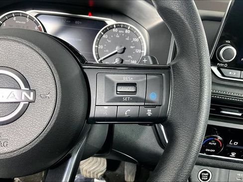 Used 2023 Nissan Rogue SV AWD/4WD image 21