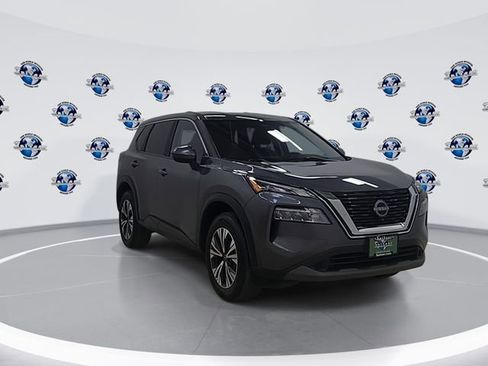 Used 2023 Nissan Rogue SV image 7