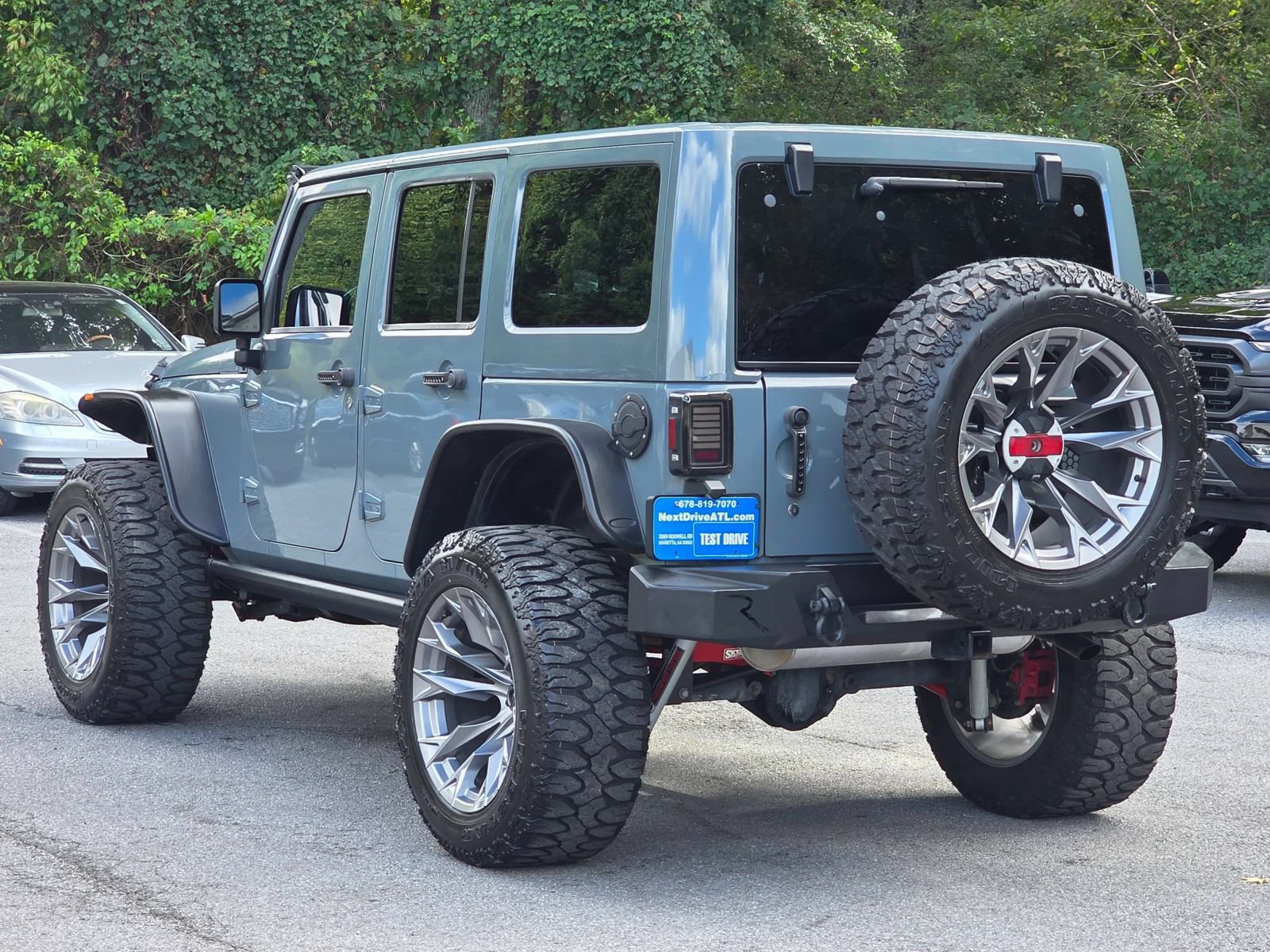 Used 2014 Jeep Wrangler Unlimited Sahara w/ Connectivity Group AWD/4WD image 5