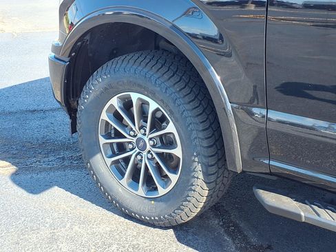 Used 2018 Ford F150 XLT w/ Equipment Group 302A Luxury AWD/4WD image 30