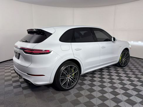 Certified 2022 Porsche Cayenne Turbo S AWD/4WD image 9